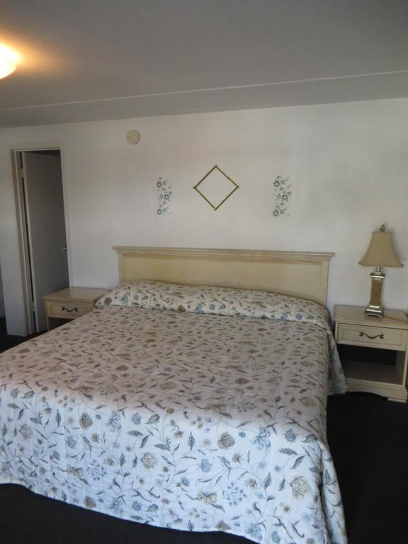 Southwind Motel Stuart Room photo
