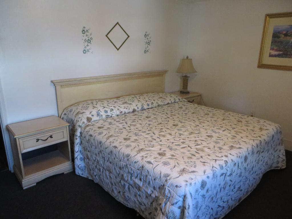 Southwind Motel Stuart Room photo